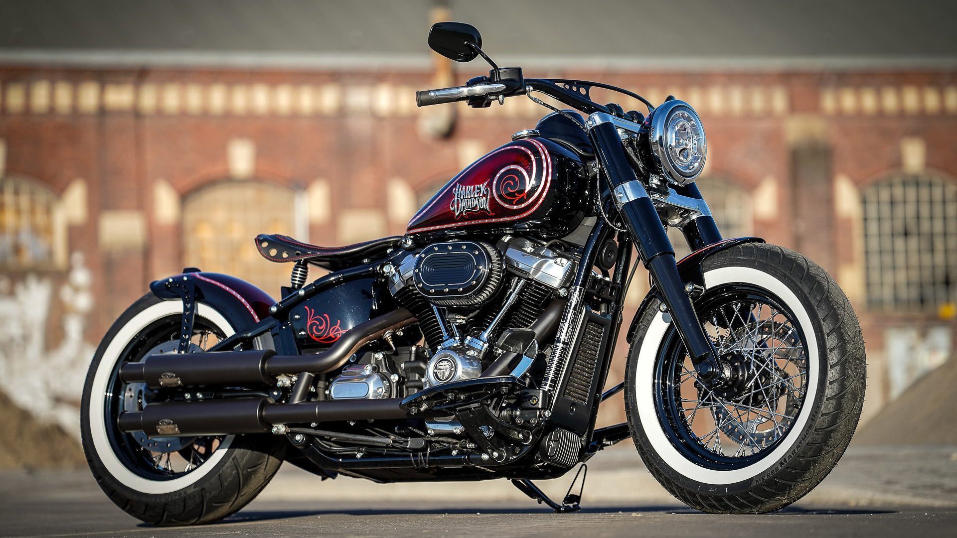 “三叉湖飞盘赛：全速投掷与精准接盘的极限比拼”