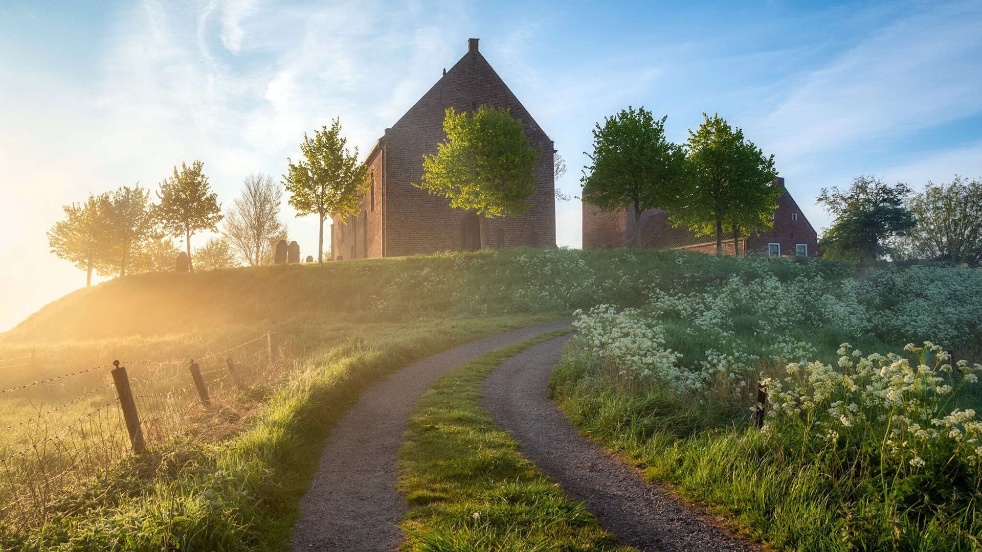 蝶泳划频与节奏配合紧密,蝶泳节奏的把握